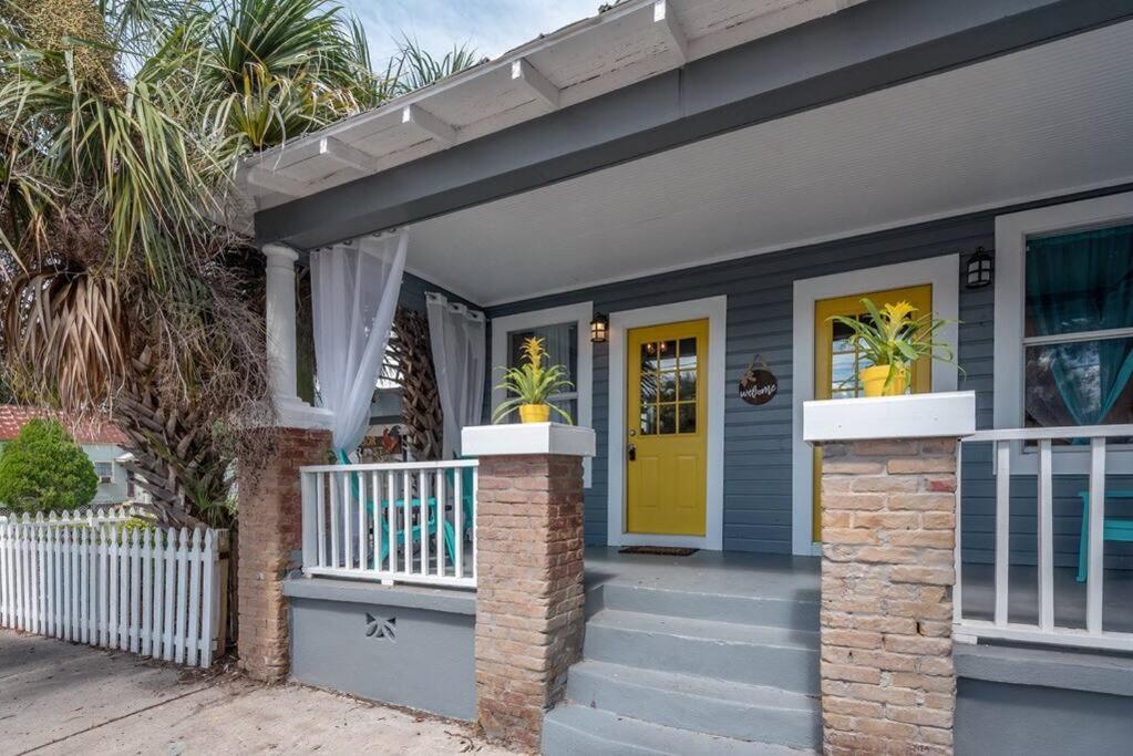 Gambino Getaway Shotgun Style Apt In The Heart Of Ybor City Tampa Exterior photo
